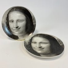 Load image into Gallery viewer, Black and White Mona Lisa Face Plate - Tongue

