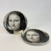 Load image into Gallery viewer, Black and White Mona Lisa Face Plate - Glasses
